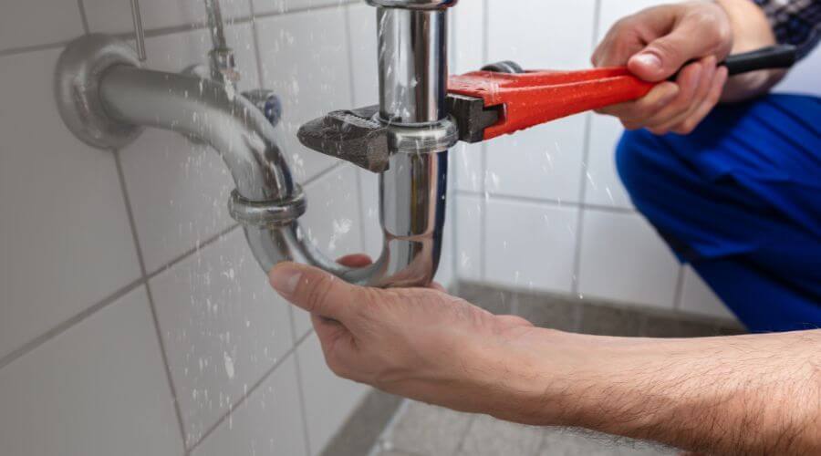 Expert burst pipe repair services in Leslie, MI